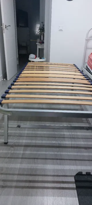 Somier 90x200 con patas metálicas plegables