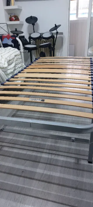 Somier 90x200 con patas metálicas plegables