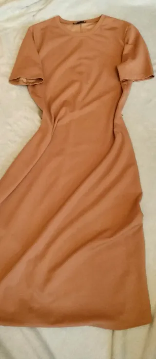 Vestido colección de Zara color Camel