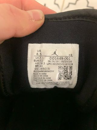 Zapatillas Air Jordan Negras y Blancas