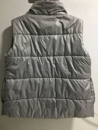 Chaleco acolchado niña gris y fucsia