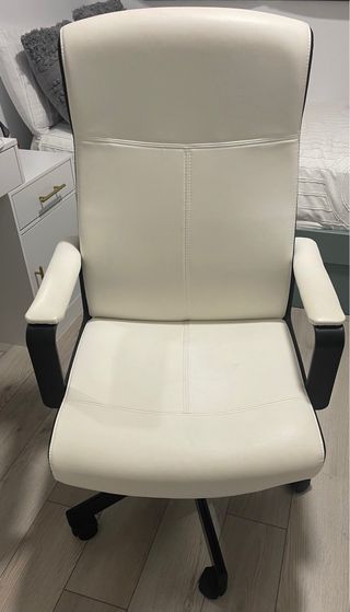 Silla de escritorio blanca