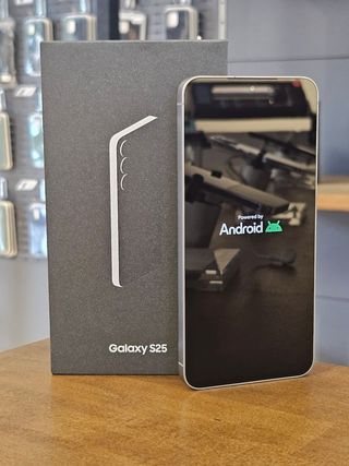 SAMSUNG S25 512GB PLATA