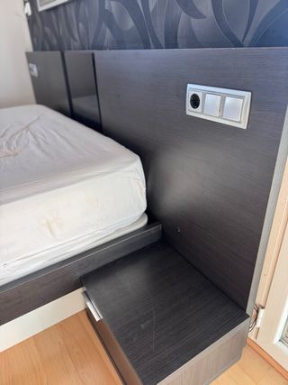 CABECERO CAMA MESITAS ESPEJO HABITACIÓN MATRIMONIO