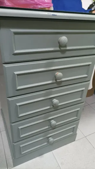 Mostrador con superficie de cristal