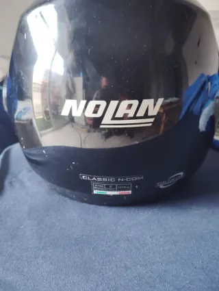 Casco de moto negro