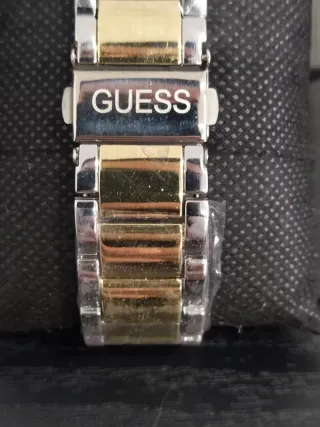 Reloj Guess Dorado y Plateado