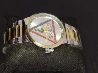 Reloj Guess Dorado y Plateado