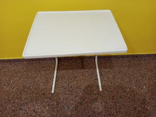 Regalo mesa auxiliar plegable al comprar maceteros