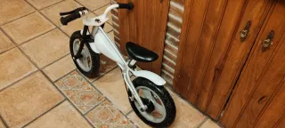 Bici sin pedales blanca