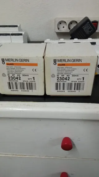 Merlin Gerin multi9 ID 4P 40 30mA