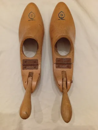 Hormas antiguas de madera para zapatos