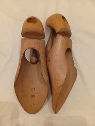 Hormas antiguas de madera para zapatos