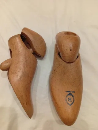 Hormas antiguas de madera para zapatos