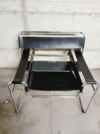 Poltrona Wassily Replica Pelle Nera