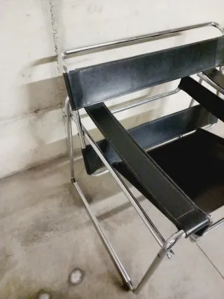 Poltrona Wassily Replica Pelle Nera