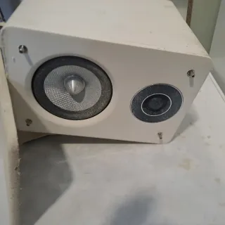 Amplificador Northern Acoustics con 10 altavoces