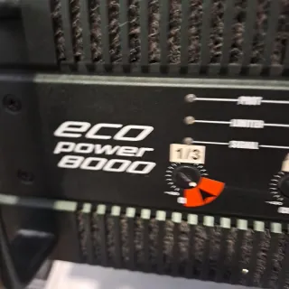 Amplificador Northern Acoustics con 10 altavoces