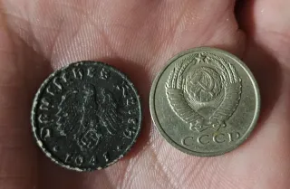 Lote 2 monedas una nazi y la otra de la URSS