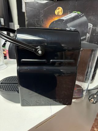 Cafetera Nespresso DeLonghi Inissia EN80.B