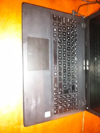 Portátil Asus F551C Intel Inside