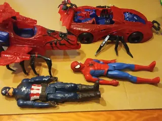Coche Spiderman y Muñeco Capitán América