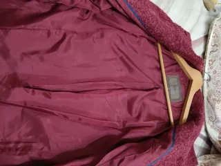 Chaquetón oscuro tipo tweed