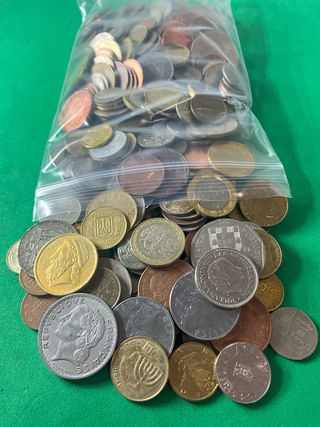 L#586 1,2 Kilos de monedas del mundo