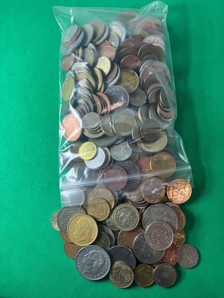 L#586 1,2 Kilos de monedas del mundo