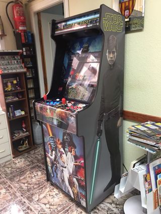 Máquina recreativa estilo arcade con temática de S