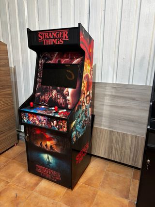 Máquina recreativa estilo arcade con temática de S