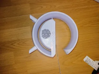 Cargador con altavoz y luz LED