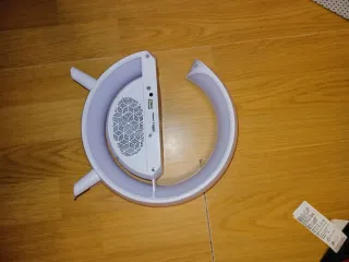 Cargador con altavoz y luz LED