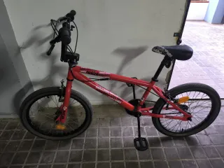 Bicicleta BMX Roja