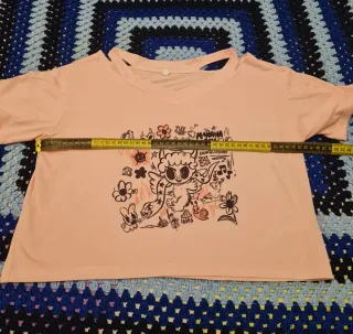 Top crop rosa estilo Karol G - Mañana Será Bonito