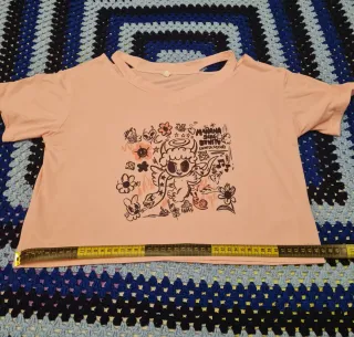 Top crop rosa estilo Karol G - Mañana Será Bonito