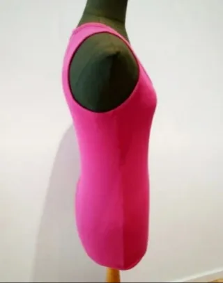 Camiseta tirantes fucsia Bershka