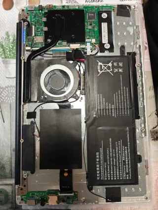 Portátil KUU Plata y Negro