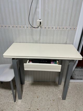 Mesa cocina tipo libro (+2sillas incluidas:90€)