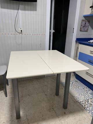 Mesa cocina tipo libro (+2sillas incluidas:90€)