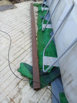 Pilar metálico hueco de largo 340ct x10x10ct