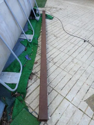 Pilar metálico hueco de largo 340ct x10x10ct