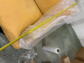 Sofá amarillo de tela