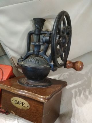 Macinini da caffè vintage ELMA in ferro