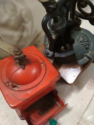 Macinini da caffè vintage ELMA in ferro