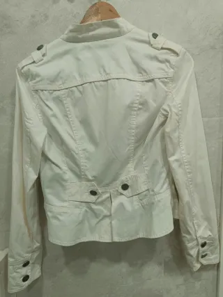 Chaqueta ClockHouse Blanca Talla M