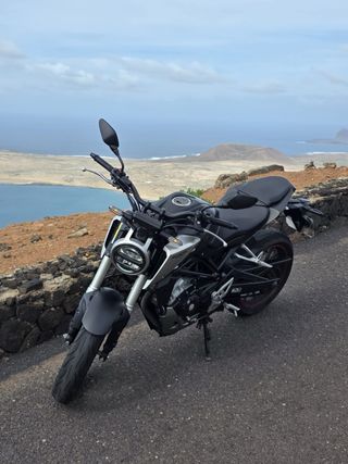 Honda CB125R Negra/Plata