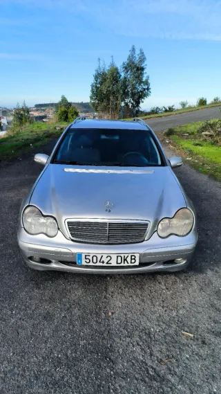 Mercedes-Benz Clase C 2005