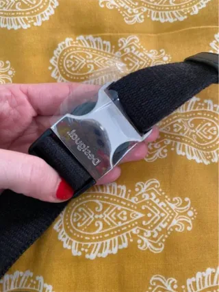 Riñonera Desigual Negra y Roja