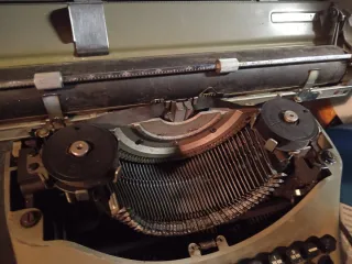 Macchina da scrivere Lexicon 80